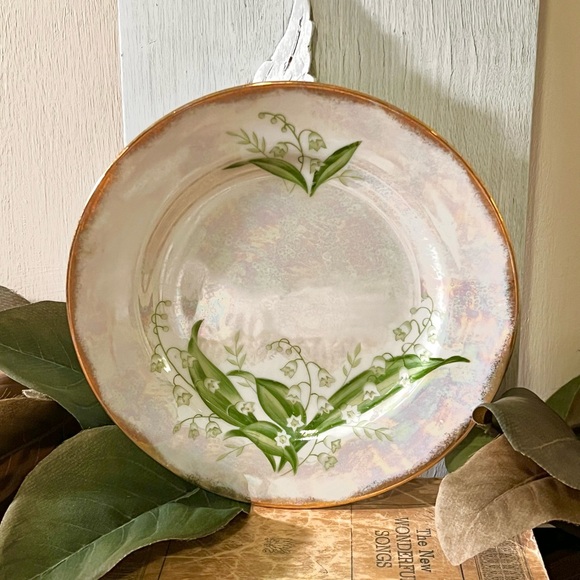 Vintage “Flower of the Month”, Lily of the Valley~ May, Collectors Plate 7.75” - Picture 4 of 6